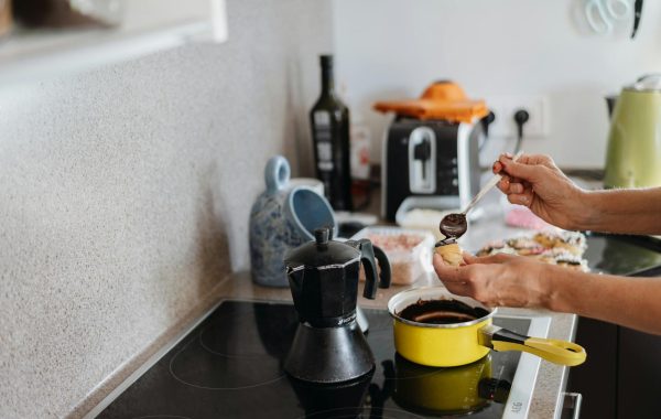 هُمُّص بِلمسة عصرية: مكونات مبتكرة ترتقي بالنكهة