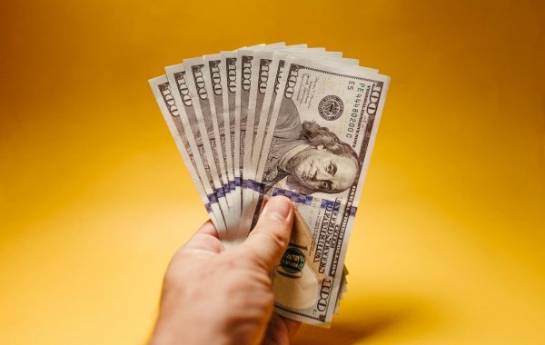 كيف تقلل ديونك وتدخر أموالك بفعالية عالية؟