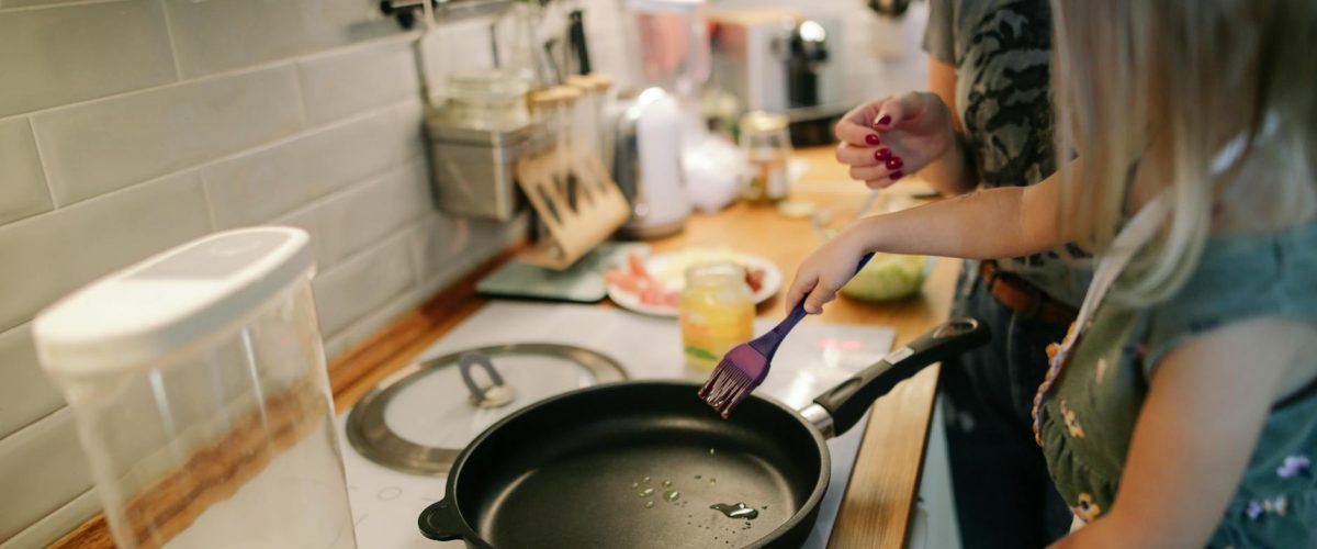 كيف ترتب البقلاوة بخبرة دون تكسير أو التصاق؟