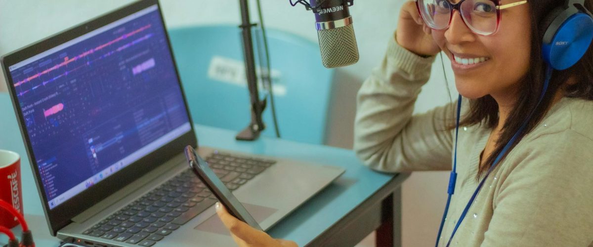 كيف تبدأ بودكاست عربي ناجح: نصائح من الخبراء بسهولة
