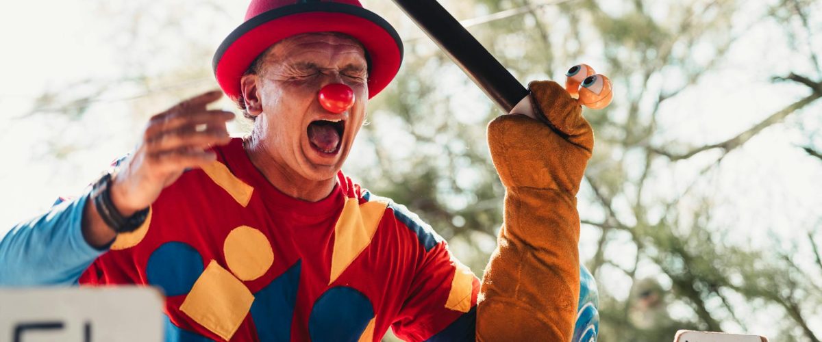 جون مولوني يعود بمفاجأة.. شو جديده هالمرة؟!