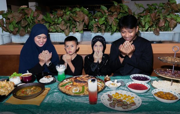 مراجعة OnePlus Open: هل يهيمن على سوق الهواتف القابلة للطي؟