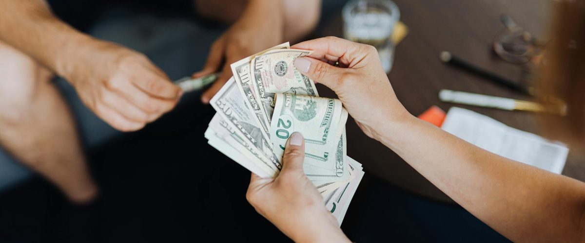 كيف تصممين عبايتك لكل مناسبة من كاجوال إلى رسمي؟