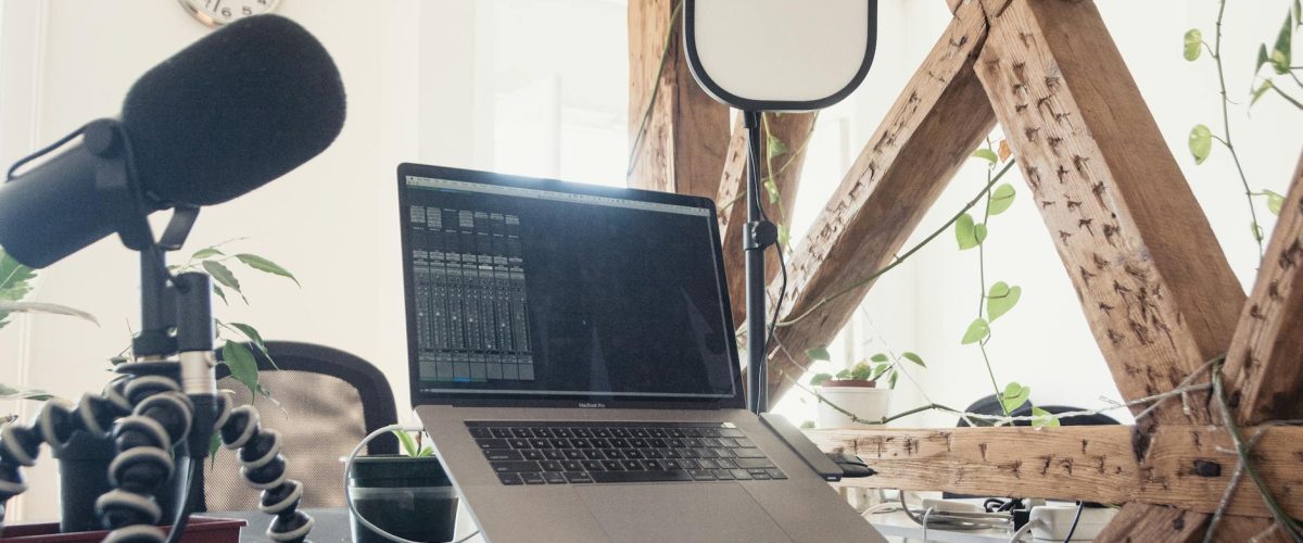 ثمنية: كيف غيّرت هذه المنصة السعودية عالم البودكاست العربي