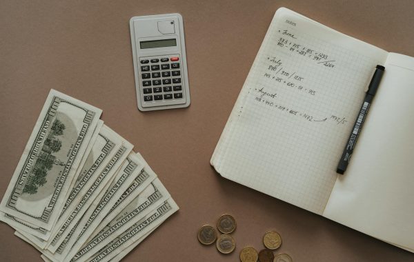 كيفية تحويل هواياتك إلى مشاريع منزلية مربحة خطوة بخطوة