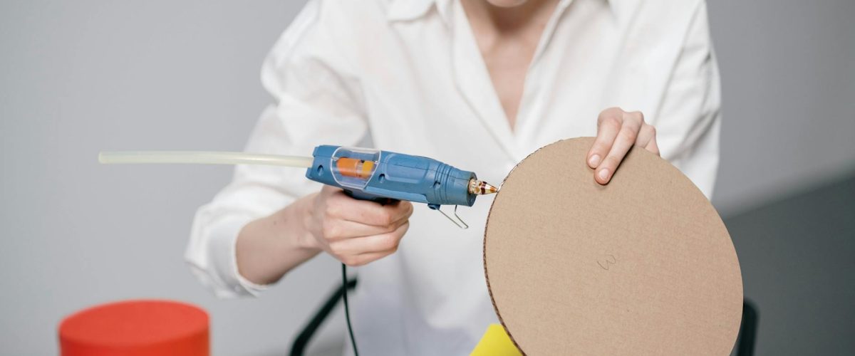 تحويل الأبواب القديمة إلى فواصل غرف مستوحاة من ألف ليلة