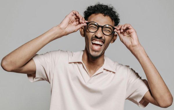 هيشم فقيه يطلق مشروع ساخر جديد.. ضحك لا يفوت!