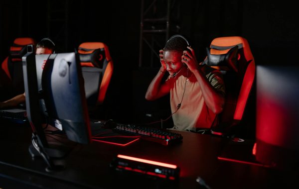 أفضل ألعاب VR في 2024 وترقيات الأجهزة التي لا تفوتها!