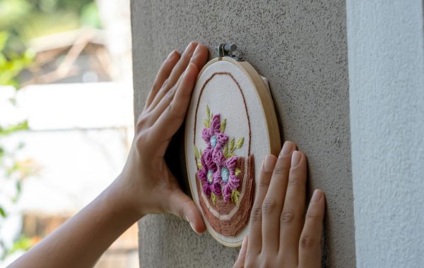 اصنع بنفسك ثريا موروكية من النحاس والزجاج بسهولة