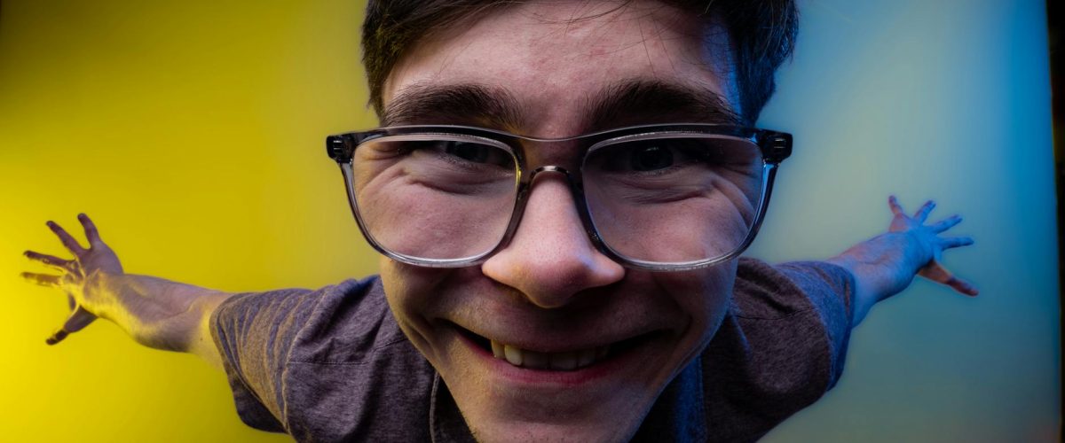 عودة تريفور نوح للكوميديا الساخرة: جولة الضحك الجديدة!