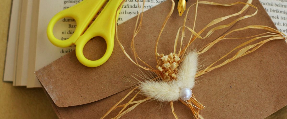 اصنع مصباحًا معلقًا مغربيًا من النحاس والزجاج بنفسك بسهولة