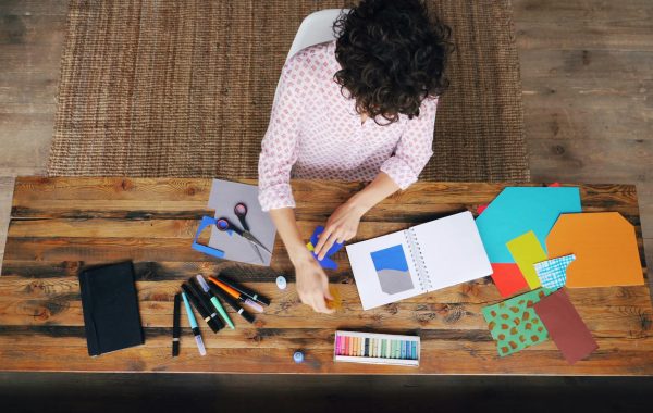 شاشة مشربية خشبية DIY: خصوصية وأسلوب بلمسة فنية