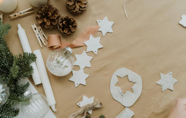 حوّل جدارك الفارغ إلى نقطة تميز عربية باستخدام الاستنسل