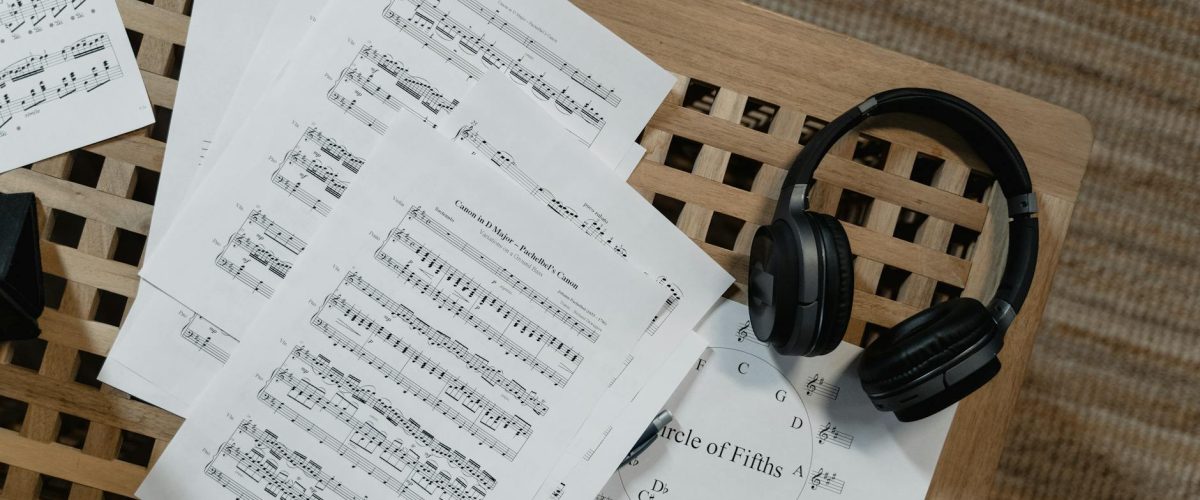 أفضل الأغاني العربية الطربية لأمسية استرخاء مثالية