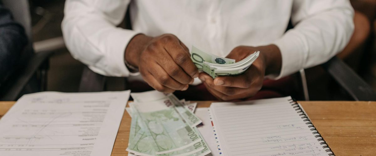 أفضل أحذية تكمل إطلالتك المحتشمة بأناقة لا تُقاوم