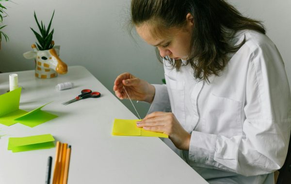 فن الخط العربي على الجدران: دليل بسيط خطوة بخطوة