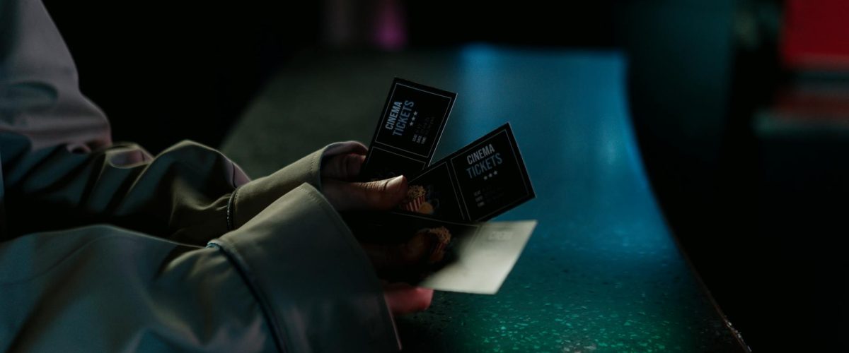 كيف تبرز «نيران صديقة» بين الكوميديات العربية على Starz Play