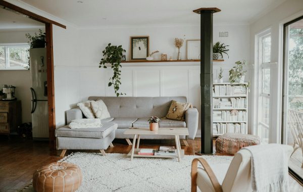 حياكة أوراق النخيل في المنزل: فن السلال التقليدي ببساطة