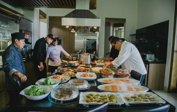 تقديم الطعام العربي بأسلوب معاصر كالطهاة المحترفين