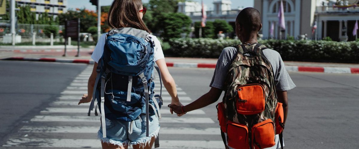 نهضة أبوظبي الثقافية: متاحف وفنون وتراث ينبض بالحياة