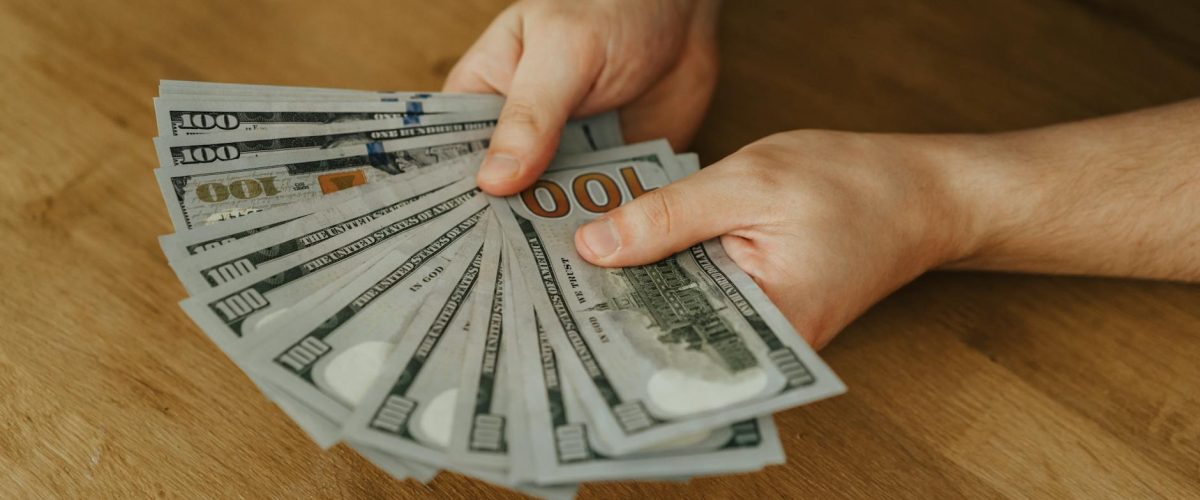 كيف أصبح "دولار" على شاهد من الأعمال المفضلة للجمهور بسرعة