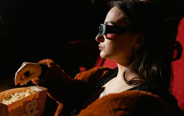 كيف يقارن "جراند هوتيل" بالمسلسلات العالمية على شاهد؟